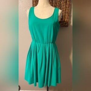 Calvin Klein Pleated Green Dress With Pockets Size 14 Women's